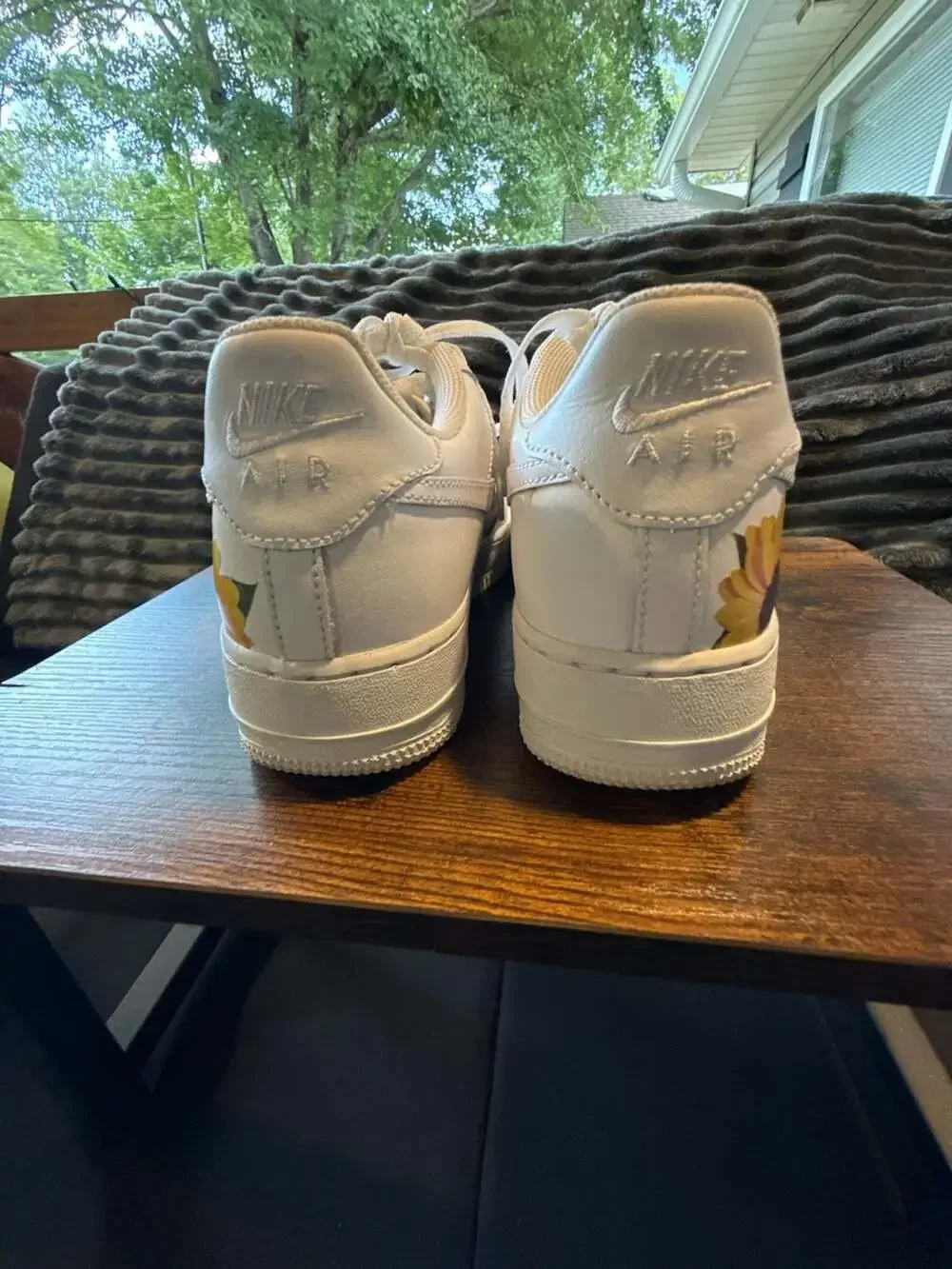 Nike white air